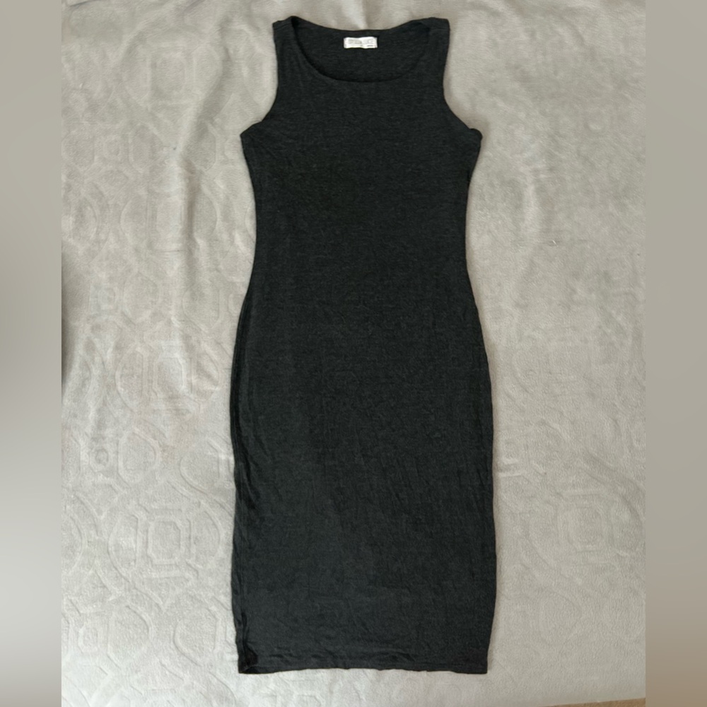 Stella Luce • Sleeveless Bodycon Midi Dress - Picture 2 of 5